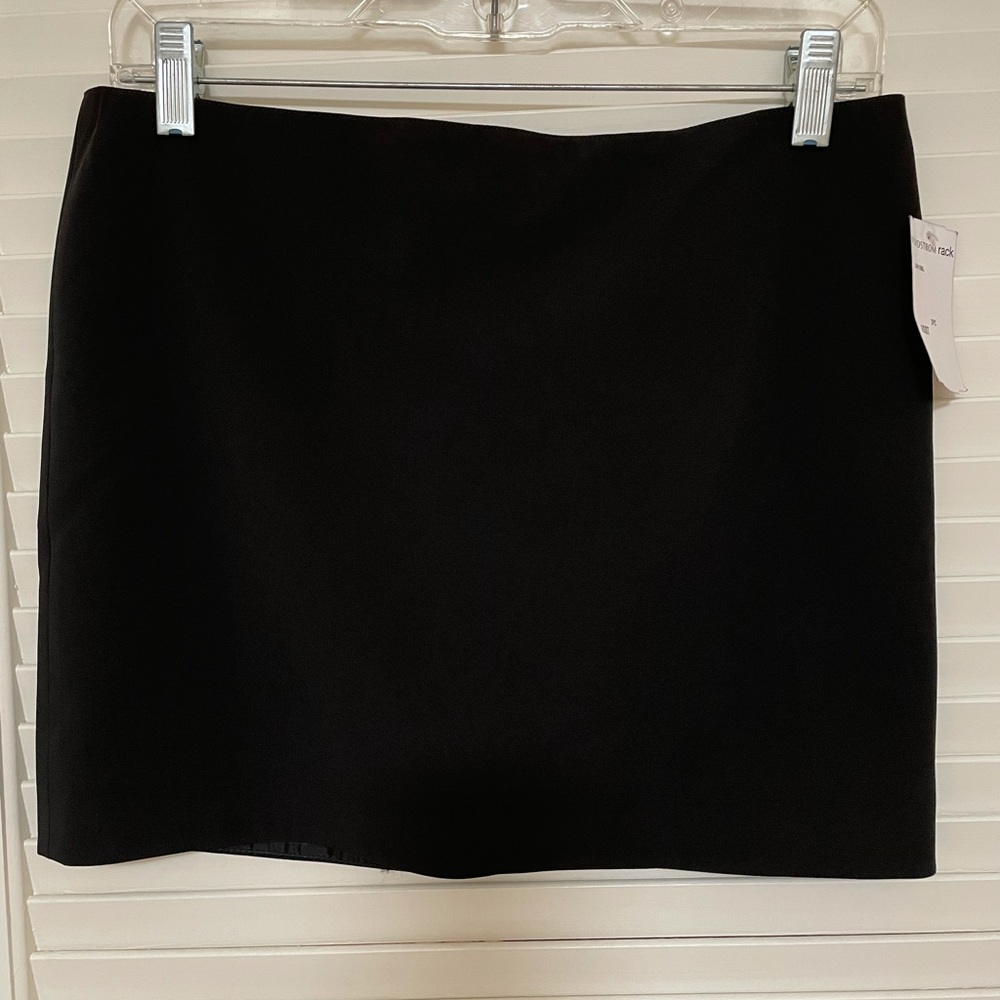 Elizabeth and James Black Mini Skirt Size 2 NWT